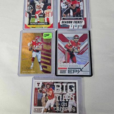 Lot of 5 Patrick Mahomes II cards