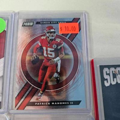 Lot of 5 Patrick Mahomes II cards