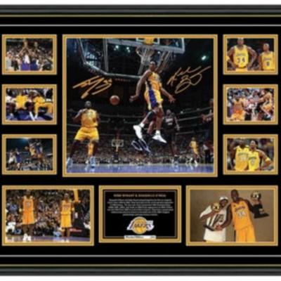 SHAQE AND KOBE SIGNED DISPLAY  HALL OF FAMER PLAQUE