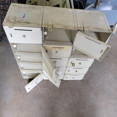 15 slots locker