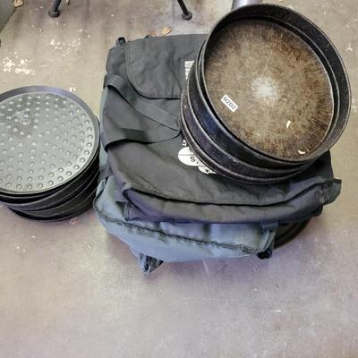 Deep dish pizza pans, pizza delivery bags