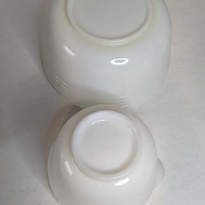 Milk Glass Pyrex/Hamilton Beach Countertop Mixing Bowls
