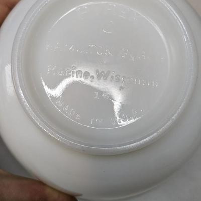 Milk Glass Pyrex/Hamilton Beach Countertop Mixing Bowls