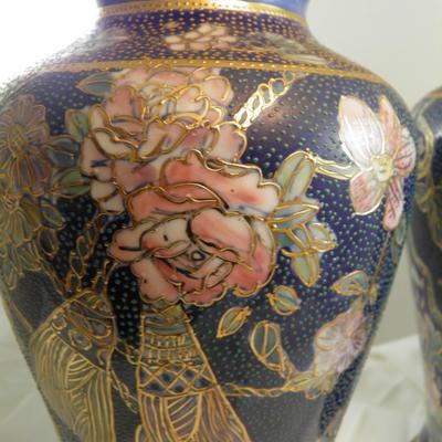 Set of Two Vintage Hand Painted Chinese Vases 12
