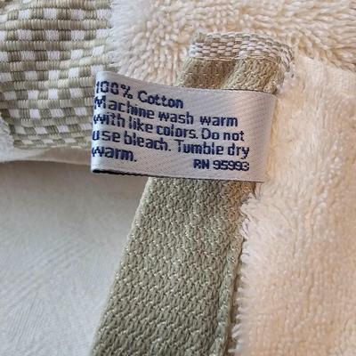 Bath Towels + Wicker Bath Accessories  (UB-JS)