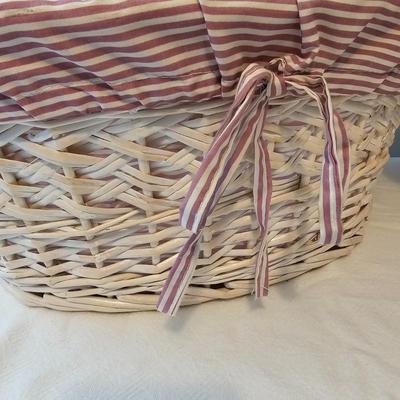 Bath Towels + Wicker Bath Accessories  (UB-JS)