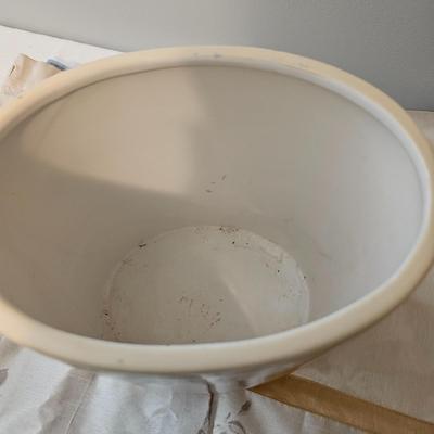 Shower Curtains, Hooks + Bath Accessories  (UB-JS)