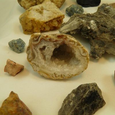 Lot of Geodes, Quartz, etc.