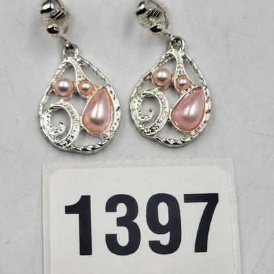 Beautiful Pink Teardrop clip On Earrings
