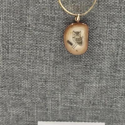 Nice Agate Owl On Gold Tone Chain