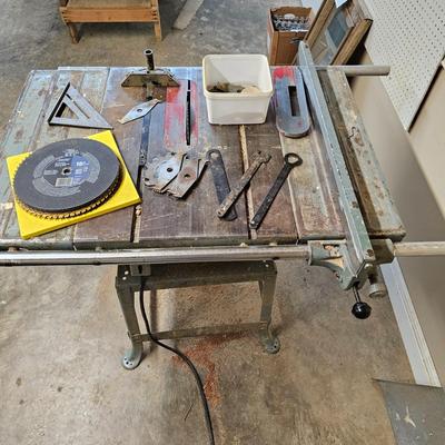 Delta Model 10 Contractors Table Saw (BG-JS)
