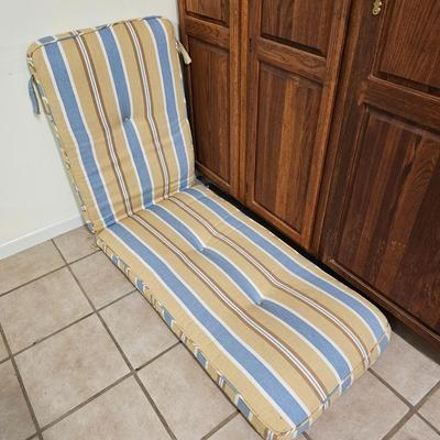 Plantation Pattern Outdoor Cushions  (G-JS)