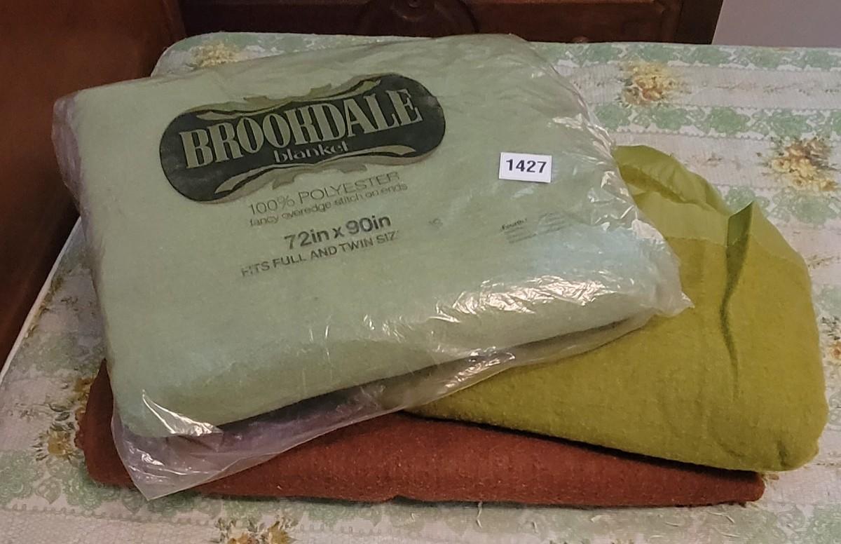 Polyester Blanket Bundle