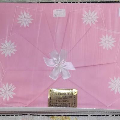 Vintage Rose 8 Pc Luncheon Set