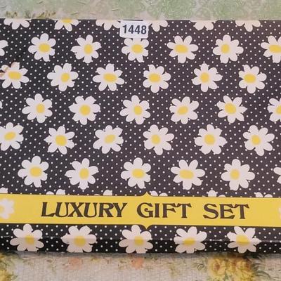 Vintage Rose 8 Pc Luncheon Set