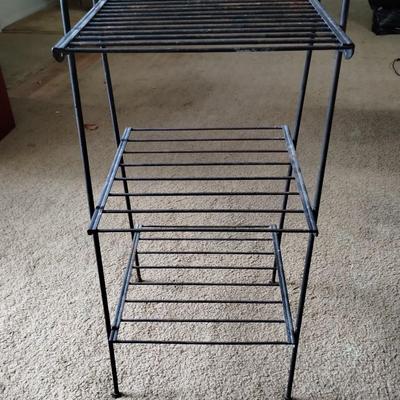 Metal wire rack