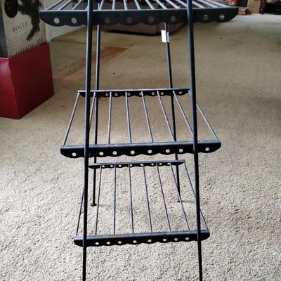 Metal wire rack