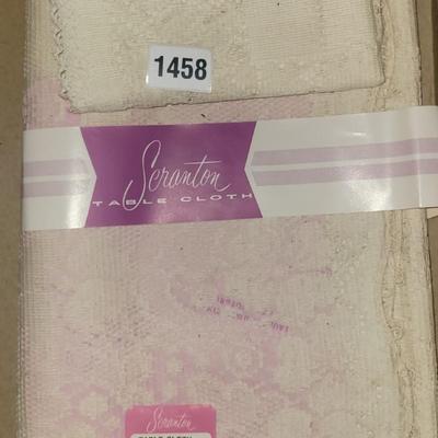 Vintage Scranton Lace Table Cloth