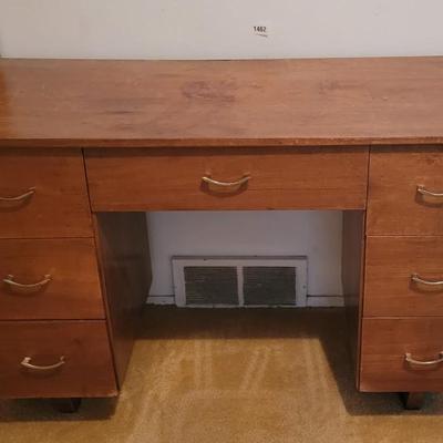 7 Drawer Desk