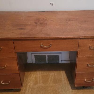 7 Drawer Desk