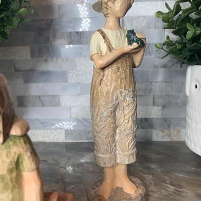 Faceless â€œRomeo Julietâ€ style collectibles figurines