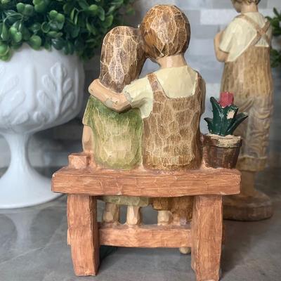 Faceless â€œRomeo Julietâ€ style collectibles figurines