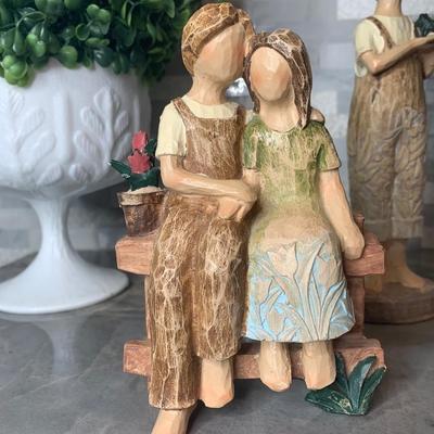 Faceless â€œRomeo Julietâ€ style collectibles figurines