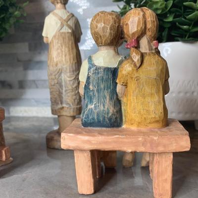 Faceless â€œRomeo Julietâ€ style collectibles figurines