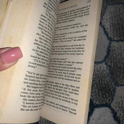 8 Books By Author Nora Roberts