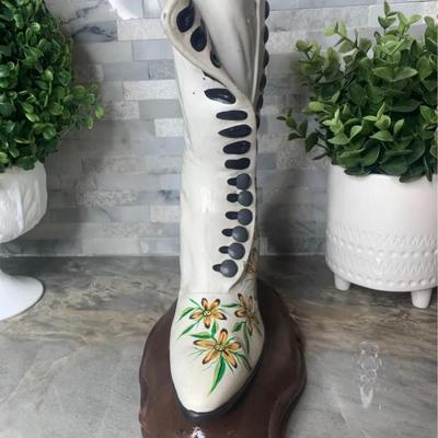 Atlantic Mold Vintage Ceramic boot