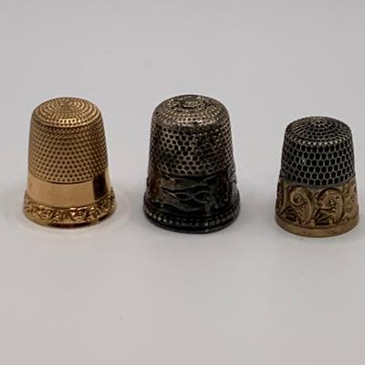 Evans Nickel Silver Cigarette Case with Vintage Thimbles & Screw Back Earrings (B2-HS)