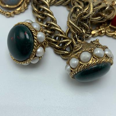 Vintage Chunky Gold Charm Bracelet (B2-HS)