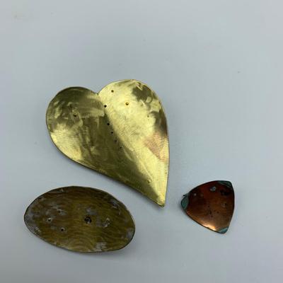 Funky Artsy Metal Pendants & More (B2-HS)