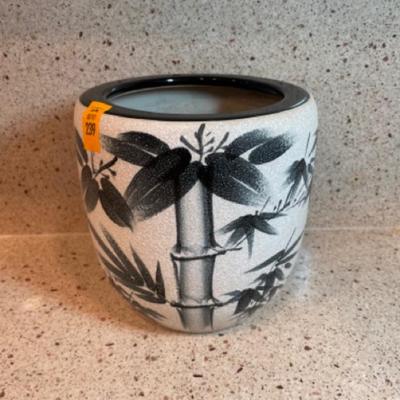 Plant pot with black bamboo motif