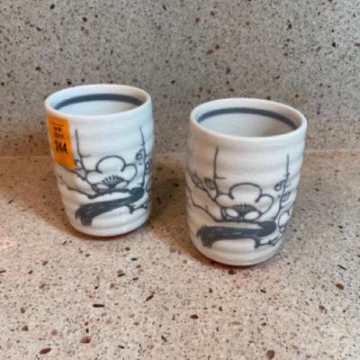Pair of Japanese tea cups (Yumoni)