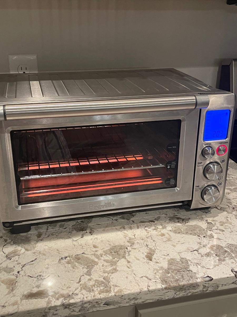 BREVILLE Convection Toaster Oven *Read Details