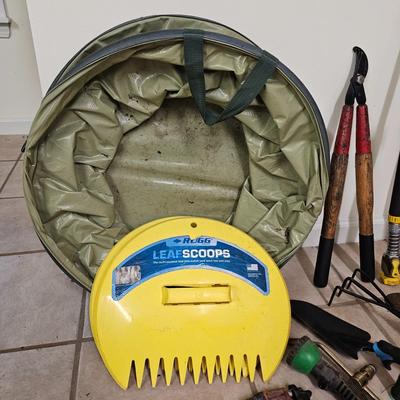 Assorted Hand Garden Tools + More (G-JS)