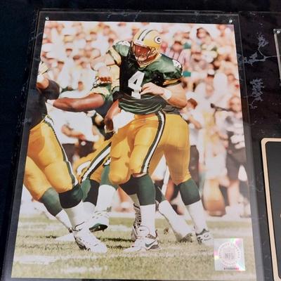 BRETT FAVRE PHOTO AND TRADING CARD PLAQUE