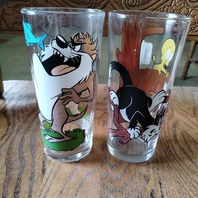 Looney Tunes Collector Series Glasses set