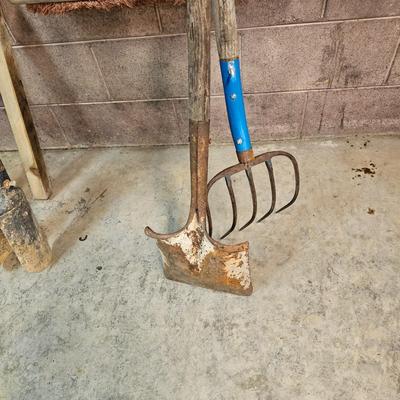 Large Selection of Yard/Garden Tools  (WS-JS)