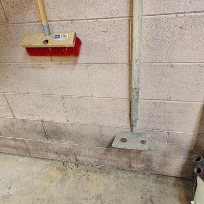 Large Selection of Yard/Garden Tools  (WS-JS)