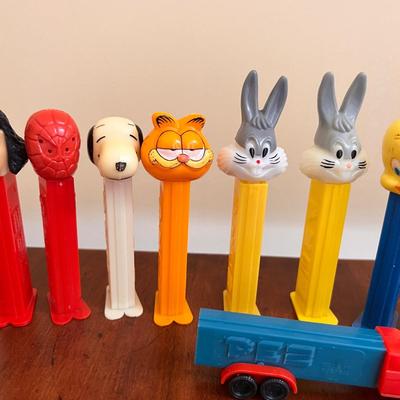 Lot of 16 Vintage PEZ Dispensers/Toys - Mickey Mouse, DC Comics