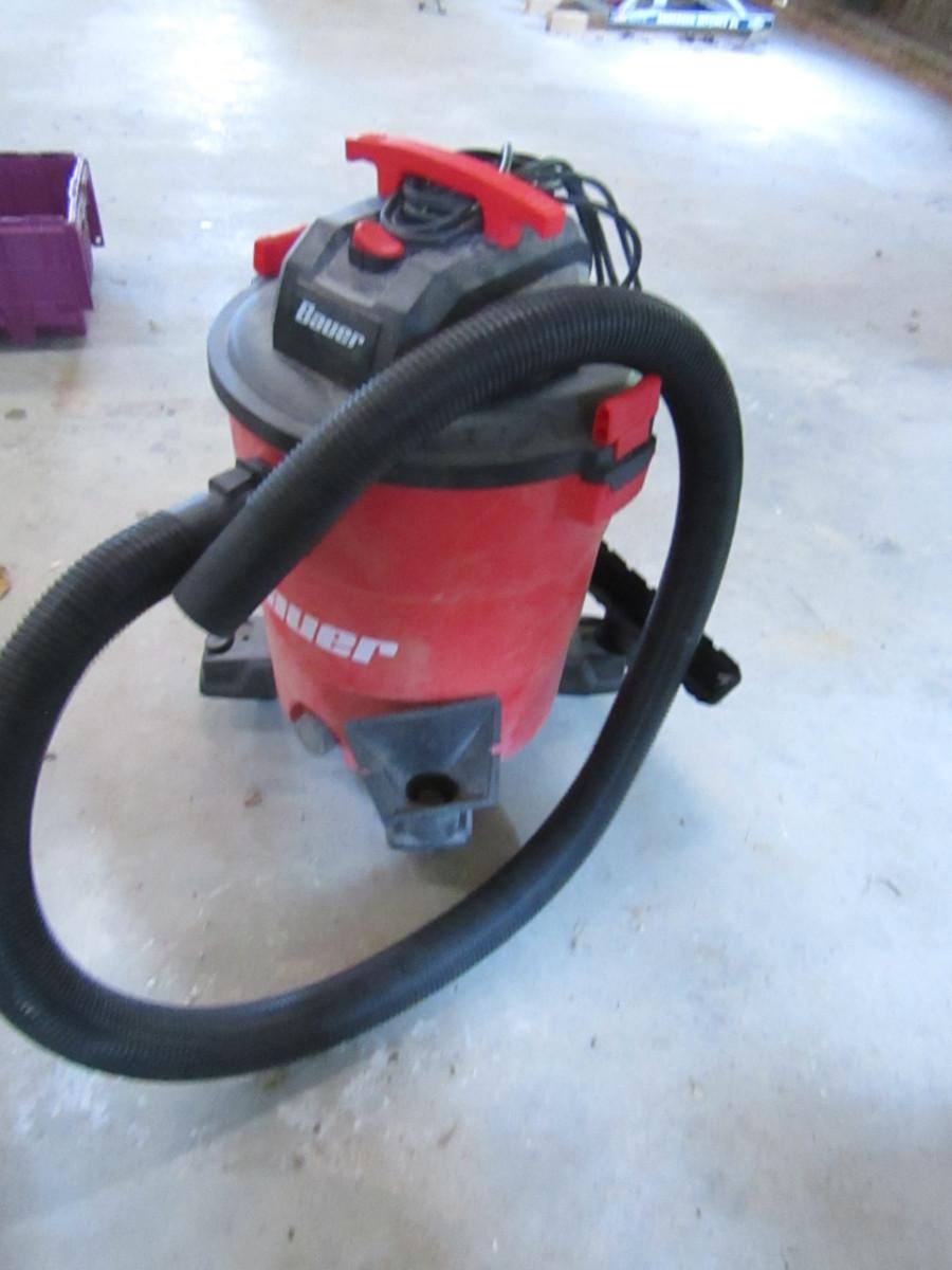 Bauer 14 Gallon Wet/Dry Vacuum