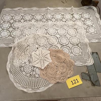 Lace doilies & other