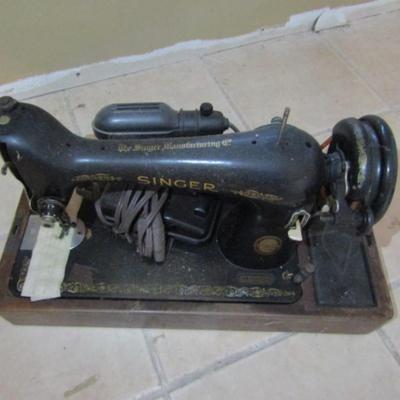 Vintage Portable Singer Sewing Machine- AK346126