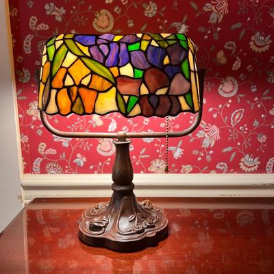 Tiffany Style Banker Table Lamp Stained Glass