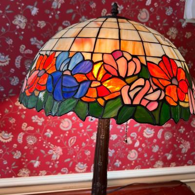 Tiffany Style Floral Stained Glass Table Lamp