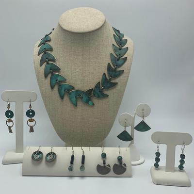 Verdigris Brass Necklace & Teal Colored Earrings (B2-HS)