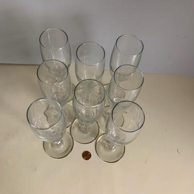 8 Champagne Flutes / Glasses