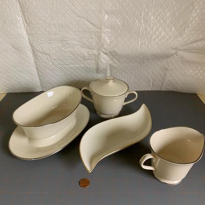 7 Piece Lenox maywood Dinner Set (Centerpiece Bowl & More)